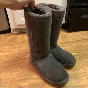 UGGs classic tall grey women’s boot size 9